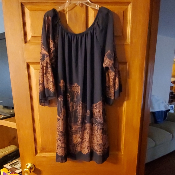 Dress - Picture 2 of 3